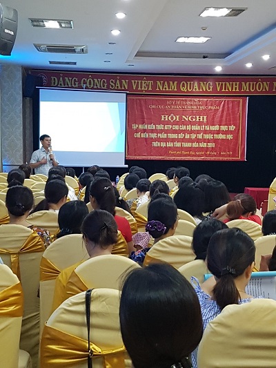 Triển khai tập huấn kiến thức ATTP cho cán bộ quản lý và người trực tiếp chế biến thực phẩm trong BATT trường học trên địa bàn tỉnh Thanh Hóa năm 2019