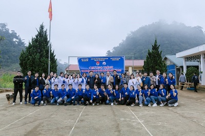 Chi đoàn Thanh niên Chi cục ATVSTP Thanh Hoá tham gia tình nguyện chung tay vì sức khỏe cộng đồng năm 2023 tại các bản Son - Bá - Mười
